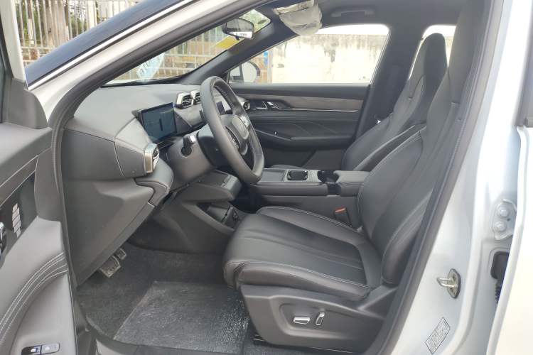 Used Dongfeng Aeolus L7 New Energy 2025 518 Comfort Edition Interior 1