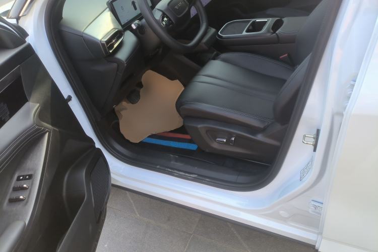 Used Dongfeng Aeolus L7 New Energy 2025 518 Comfort Edition Interior 3