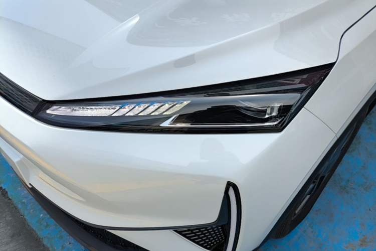 Used Dongfeng Aeolus L7 New Energy 2025 205 Ultra-Long Range Deluxe Edition Left Front Headlight