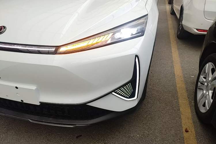 Used Dongfeng Aeolus L7 New Energy 2025 205 Ultra-Long Range Enjoyment Version Left Front Headlight