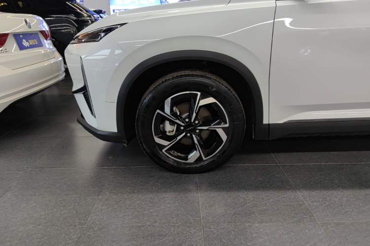Used Dongfeng Aeolus L7 New Energy 2025 430 Comfort Edition Left Front Wheel Hub