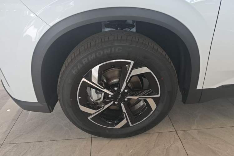 Used Dongfeng Aeolus L7 New Energy 2025 518 Comfort Edition Left Front Wheel Hub
