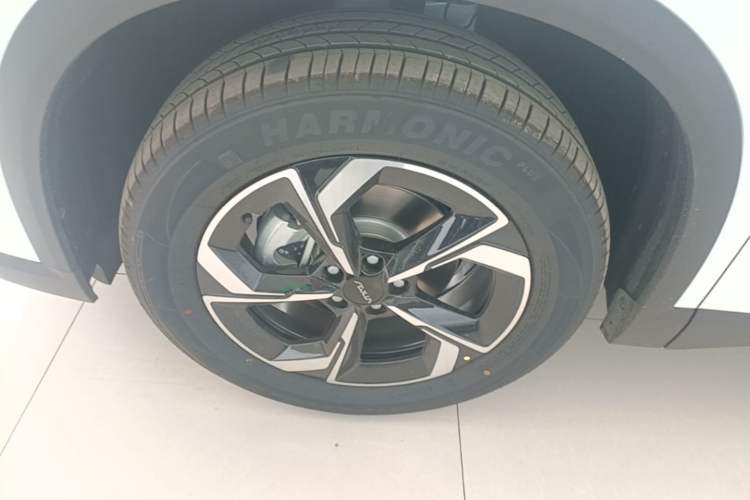 Used Dongfeng Aeolus L7 New Energy 2025 518 Comfort Edition Left Front Wheel Hub