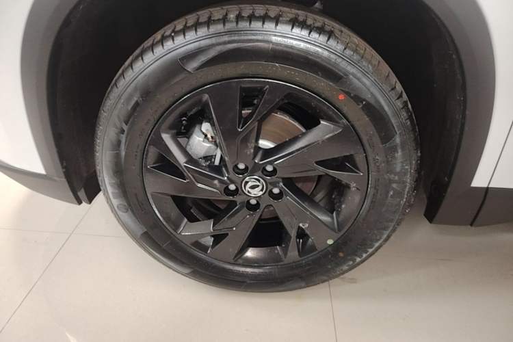 Used Dongfeng Aeolus L7 New Energy 2025 518 Comfort Edition Left Front Wheel Hub
