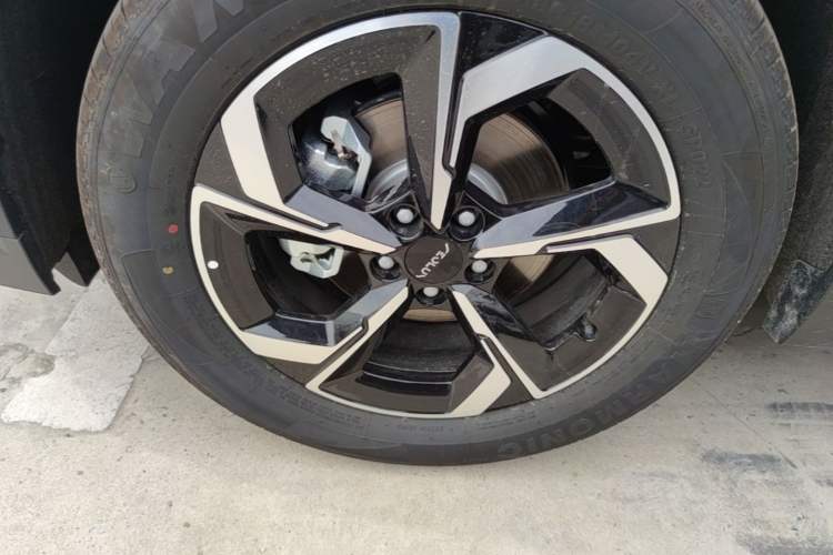 Used Dongfeng Aeolus L7 New Energy 2025 518 Comfort Edition Left Front Wheel Hub