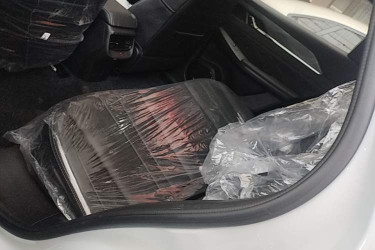 Used Dongfeng Aeolus L7 New Energy 2025 205 Ultra-Long Range Enjoyment Version Left Rear Seat