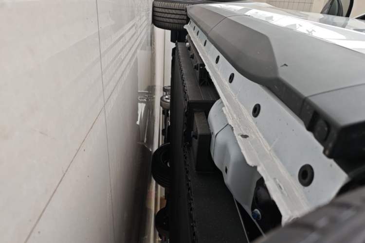 Used Dongfeng Aeolus L7 New Energy 2025 518 Comfort Edition Left Side Sill