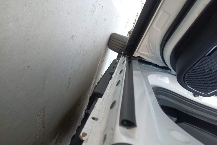 Used Dongfeng Aeolus L7 New Energy 2025 518 Comfort Edition Left Side Sill