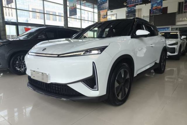 Ojetý Dongfeng Aeolus L7 New Energy 2025 205 Ultra-Long Range Deluxe Edition