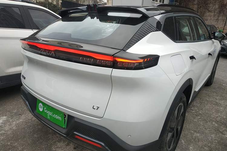 Used Dongfeng Aeolus L7 New Energy 2025 205 Ultra-Long Range Deluxe Edition Rear Right 45 Deg