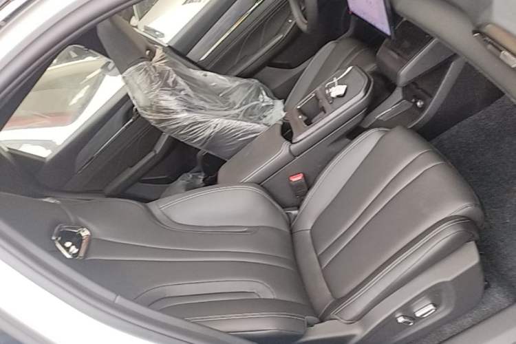 Used Dongfeng Aeolus L7 New Energy 2025 205 Ultra-Long Range Deluxe Edition Right Front Seat