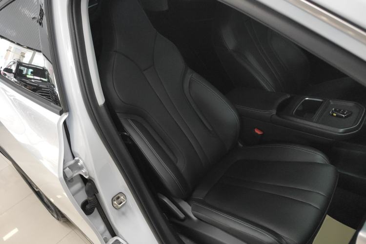 Used Dongfeng Aeolus L7 New Energy 2025 518 Comfort Edition Right Front Seat