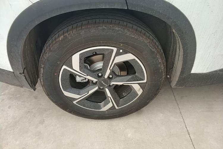 Used Dongfeng Aeolus L7 New Energy 2025 518 Comfort Edition Right Rear Wheel Hub
