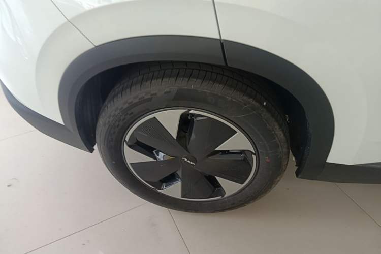 Used Dongfeng Aeolus L7 New Energy 2025 205 Ultra-Long Range Deluxe Edition Right Rear Wheel Hub