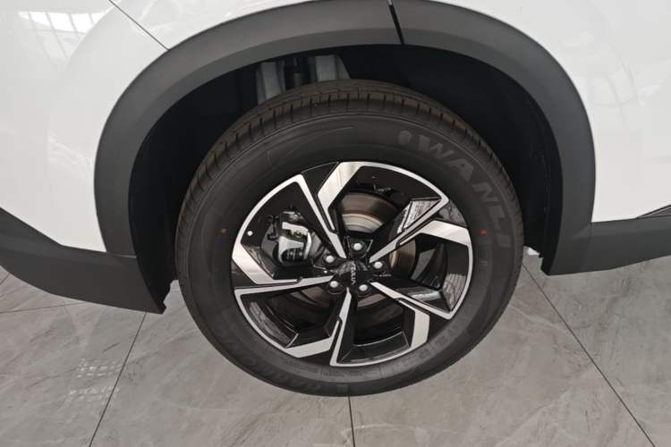 Used Dongfeng Aeolus L7 New Energy 2025 518 Comfort Edition Right Rear Wheel Hub