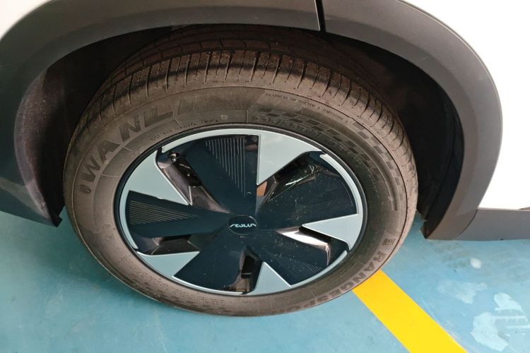 Used Dongfeng Aeolus L7 New Energy 2025 205 Ultra-Long Range Deluxe Edition Right Rear Wheel Hub