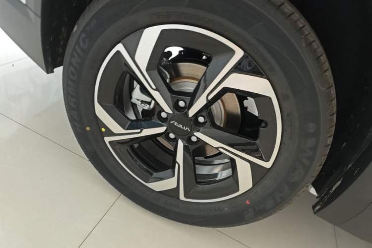 Used Dongfeng Aeolus L7 New Energy 2025 518 Comfort Edition Right Rear Wheel Hub