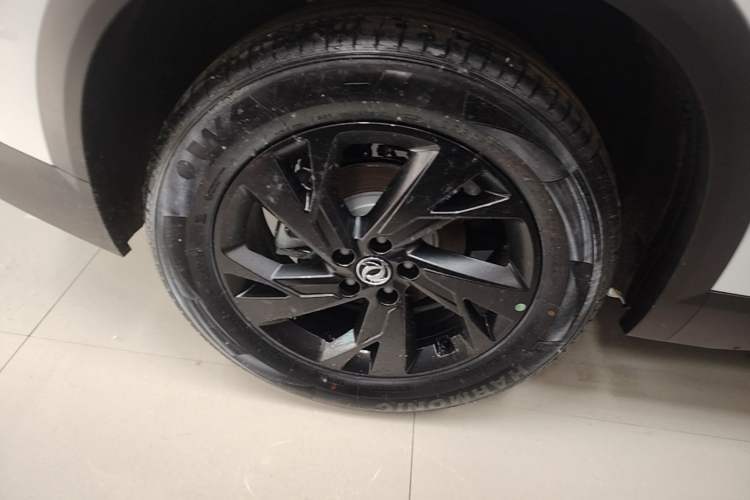 Used Dongfeng Aeolus L7 New Energy 2025 518 Comfort Edition Right Rear Wheel Hub