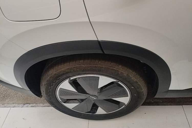 Used Dongfeng Aeolus L7 New Energy 2025 205 Ultra-Long Range Enjoyment Version Right Rear Wheel Hub