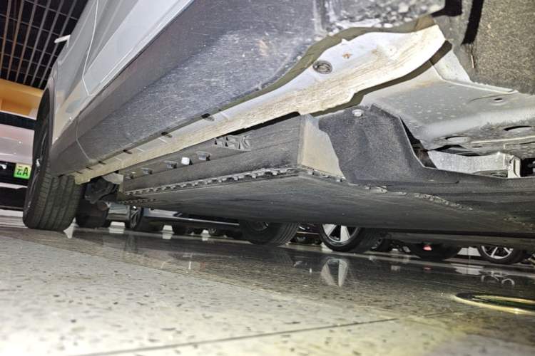 Used Dongfeng Aeolus L7 New Energy 2025 518 Comfort Edition Right Side Sill