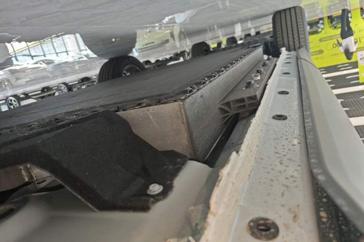 Used Dongfeng Aeolus L7 New Energy 2025 518 Comfort Edition Right Side Sill