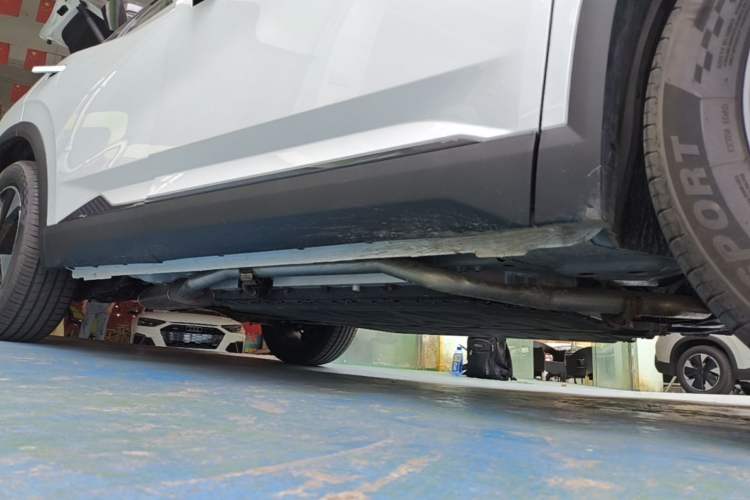 Used Dongfeng Aeolus L7 New Energy 2025 205 Ultra-Long Range Deluxe Edition Right Side Sill