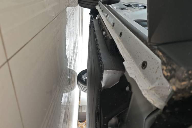Used Dongfeng Aeolus L7 New Energy 2025 518 Comfort Edition Right Side Sill