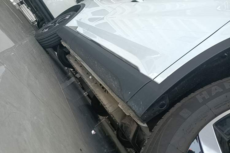 Used Dongfeng Aeolus L7 New Energy 2025 518 Comfort Edition Right Side Sill