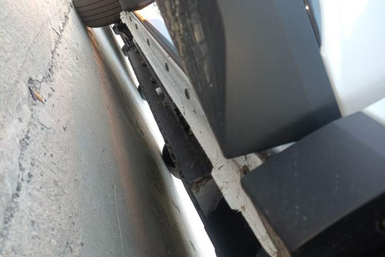 Used Dongfeng Aeolus L7 New Energy 2025 518 Comfort Edition Right Side Sill