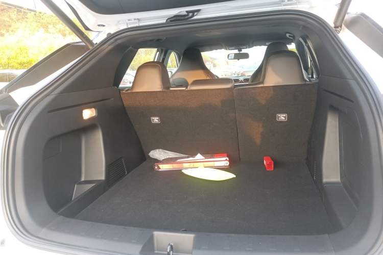 Used Dongfeng Aeolus L7 New Energy 2025 518 Comfort Edition Trunk