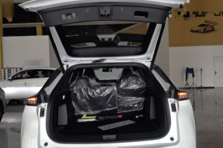 Used Dongfeng Aeolus L7 New Energy 2025 518 Comfort Edition Trunk