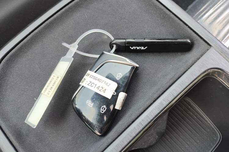 Used Dongfeng Aeolus L7 New Energy 2025 205 Ultra-Long Range Deluxe Edition Vehicle Key
