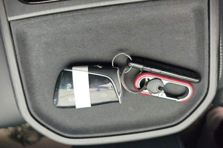 Used Dongfeng Aeolus L7 New Energy 2025 518 Comfort Edition Vehicle Key