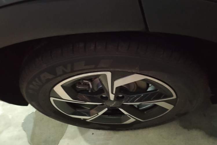 Used Dongfeng Aeolus L7 New Energy 2026 530 Prestige Edition Right Rear Wheel Hub
