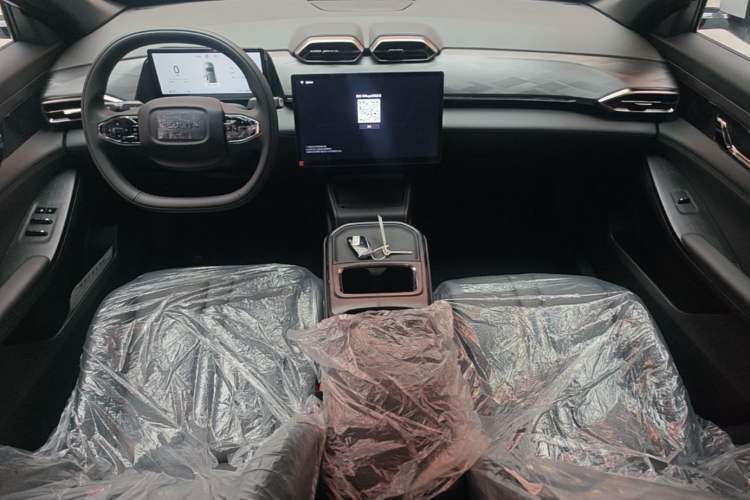 Used Dongfeng Aeolus L7 New Energy 2026 530 Enjoyment Edition Center Console