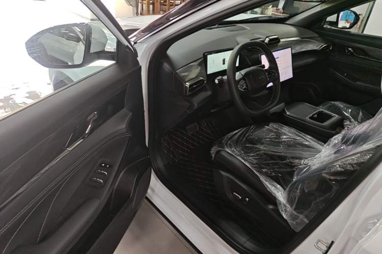 Used Dongfeng Aeolus L7 New Energy 2026 Model, Yau Yu Edition Driver Seat