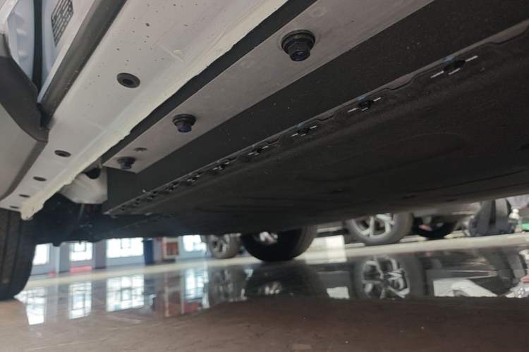 Used Dongfeng Aeolus L7 New Energy 2026 530 Enjoyment Edition Right Side Sill