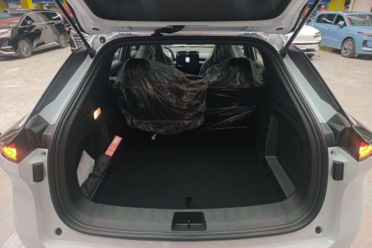 Used Dongfeng Aeolus L7 New Energy 2026 530 Enjoyment Edition Trunk