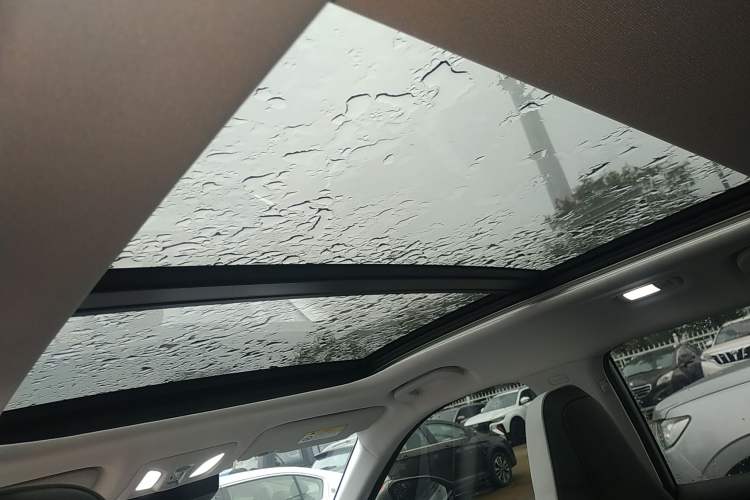Used Dongfeng Aeolus Mage 2023 DH-i 1.5T Prestige Edition Headliner