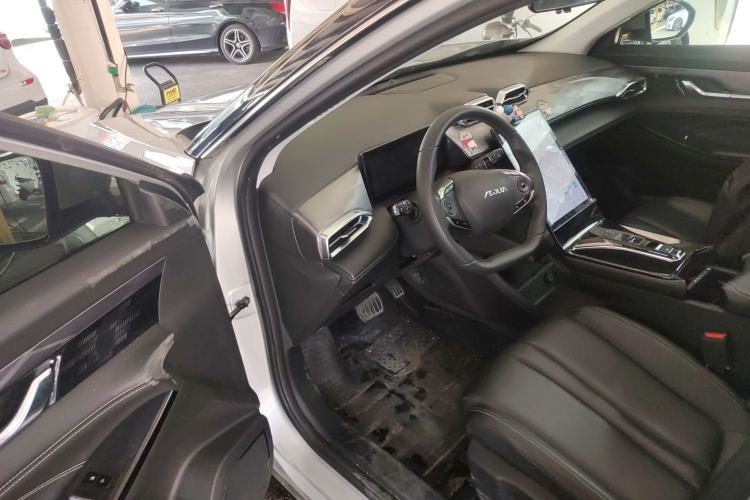 Used Dongfeng Aeolus Mage 2024 Honor Edition 1.5T Luxury Model Interior 3