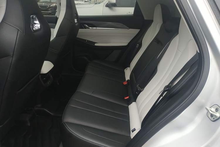 Used Dongfeng Aeolus Mage 2023 DH-i 1.5T Prestige Edition Interior 4