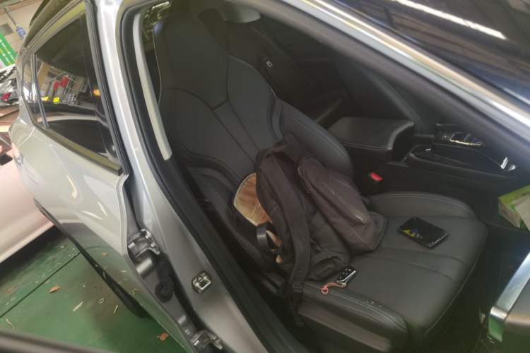 Used Dongfeng Aeolus Mage 2024 Honor Edition 1.5T Fashion Model Right Front Seat
