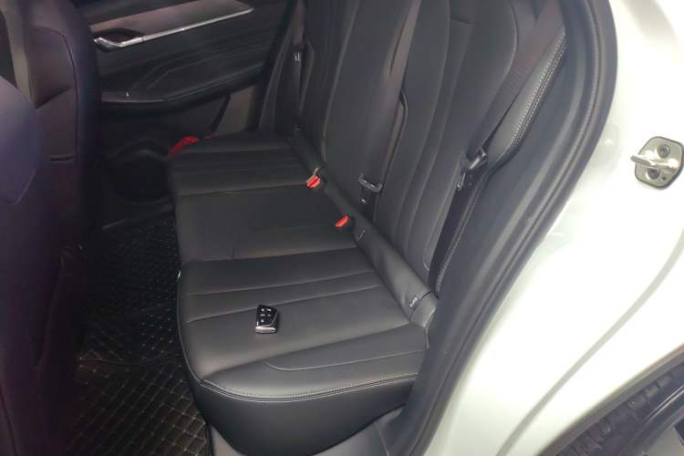 Used Dongfeng Aeolus Mage 2025 1.5T Luxury Version Interior 4