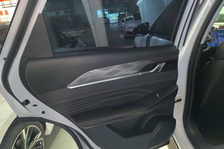 Used Dongfeng Aeolus Mage 2025 1.5T Luxury Version Interior 8