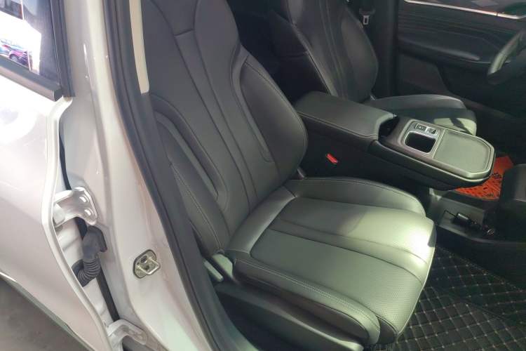 Used Dongfeng Aeolus Mage 2025 1.5T Luxury Version Right Front Seat