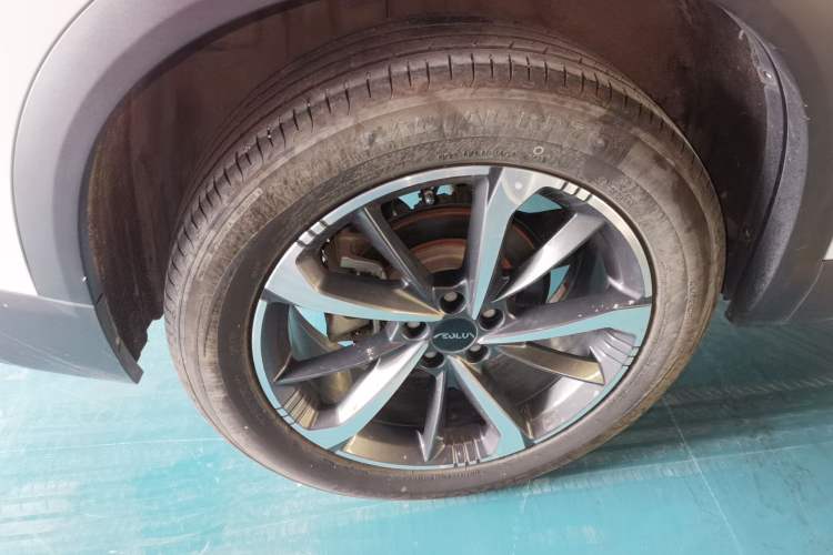 Used Dongfeng Aeolus Mage 2023 1.5T Luxury Edition Right Rear Wheel Hub