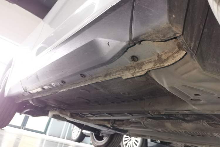 Used Dongfeng Aeolus Mage 2023 1.5T Luxury Edition Right Side Sill