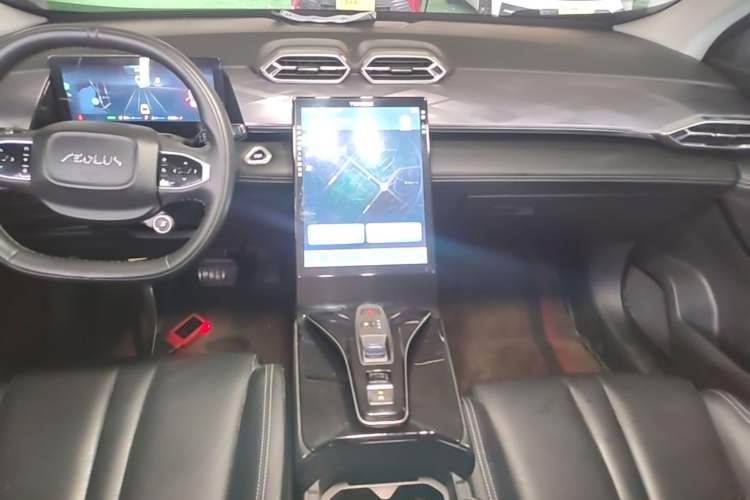 Used Dongfeng Aeolus Mage 2023 DH-i 1.5T Luxury Edition Audio And AC Panel