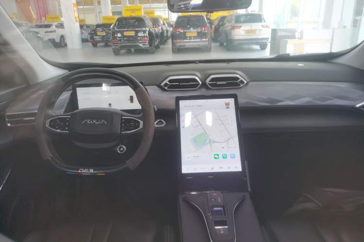 Used Dongfeng Aeolus Mage 2023 DH-i 1.5T Luxury Edition Center Console