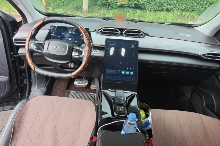Used Dongfeng Aeolus Mage 2023 DH-i 1.5T Luxury Edition Center Console